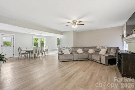 34438 Springdale Drive New London NC 28127
