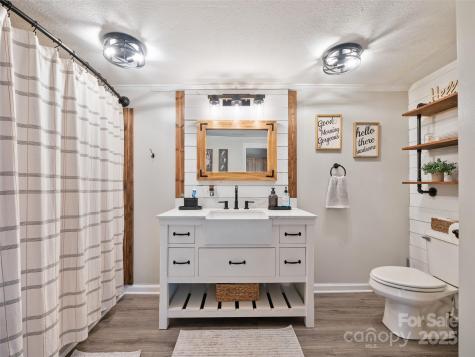 12240 Nc Highway 226 Bakersville NC 28705