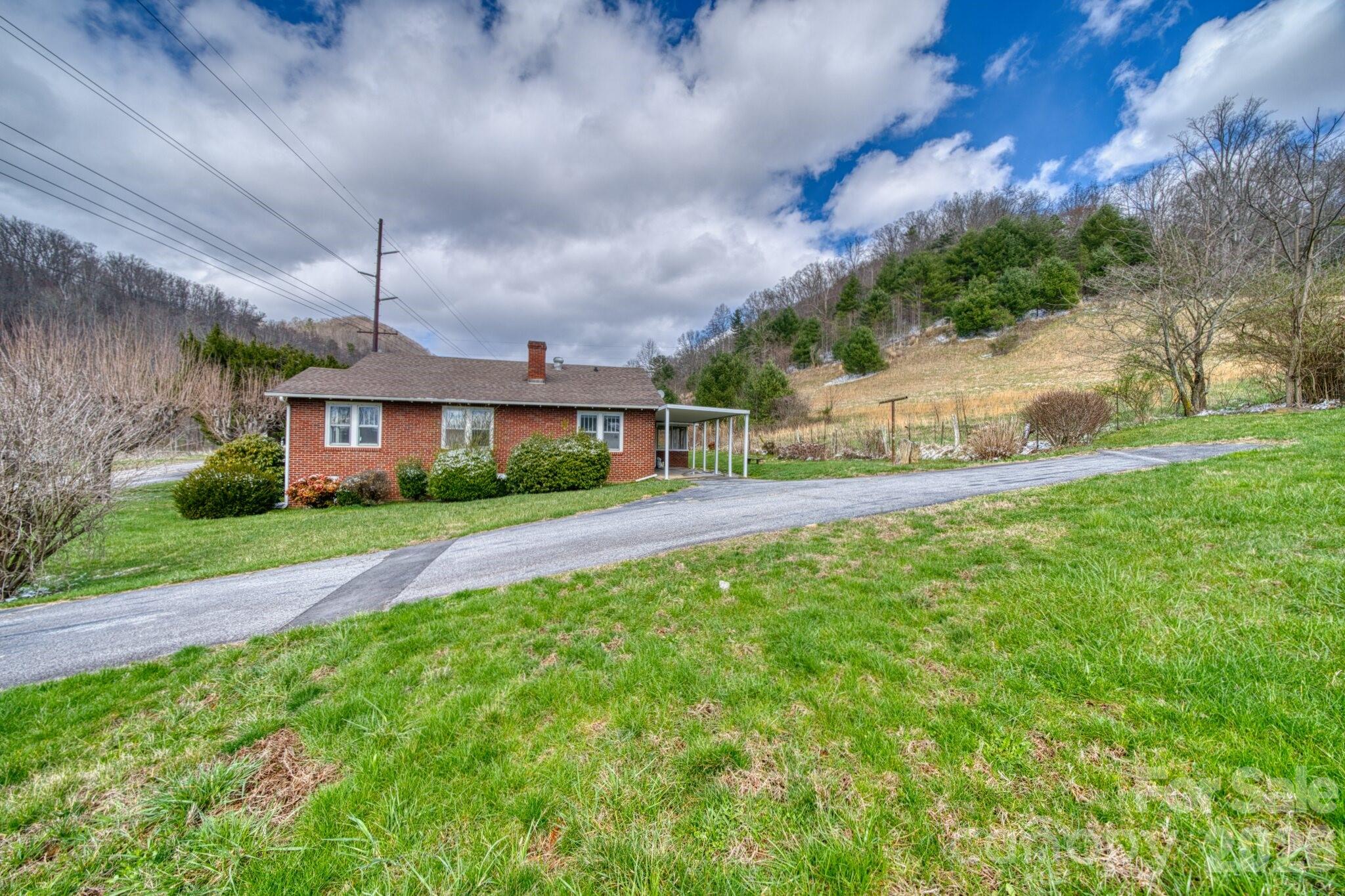 6090 Us 23 Highway Mars Hill NC 28754