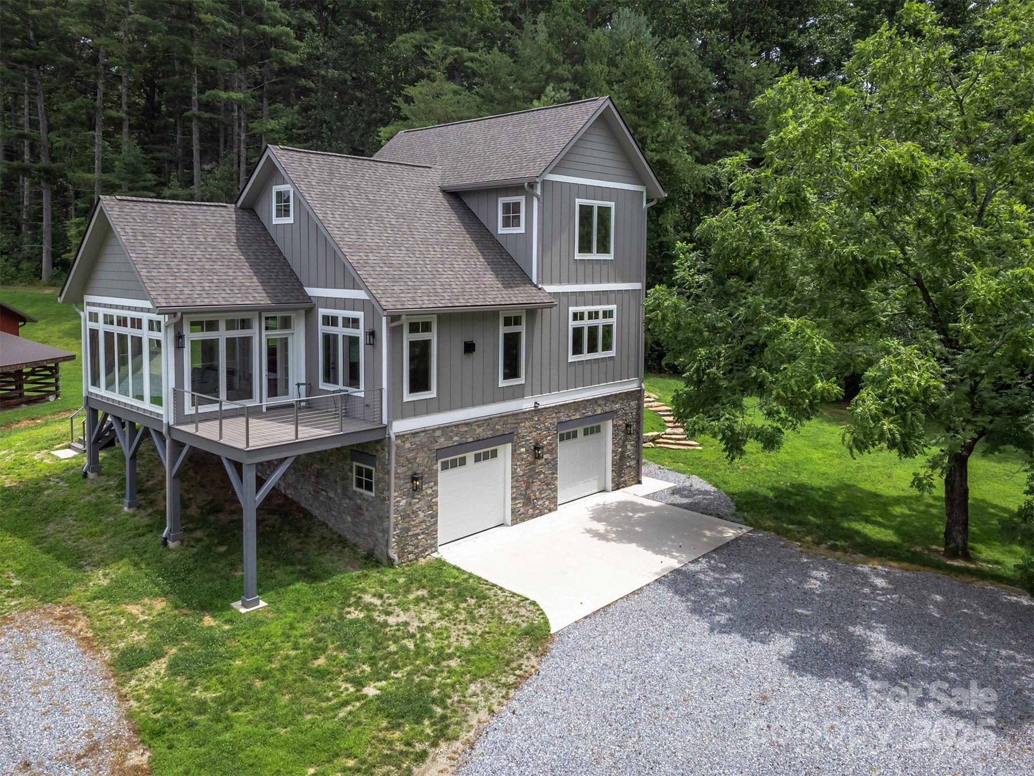 326 Golden Valley Drive Hendersonville NC 28792