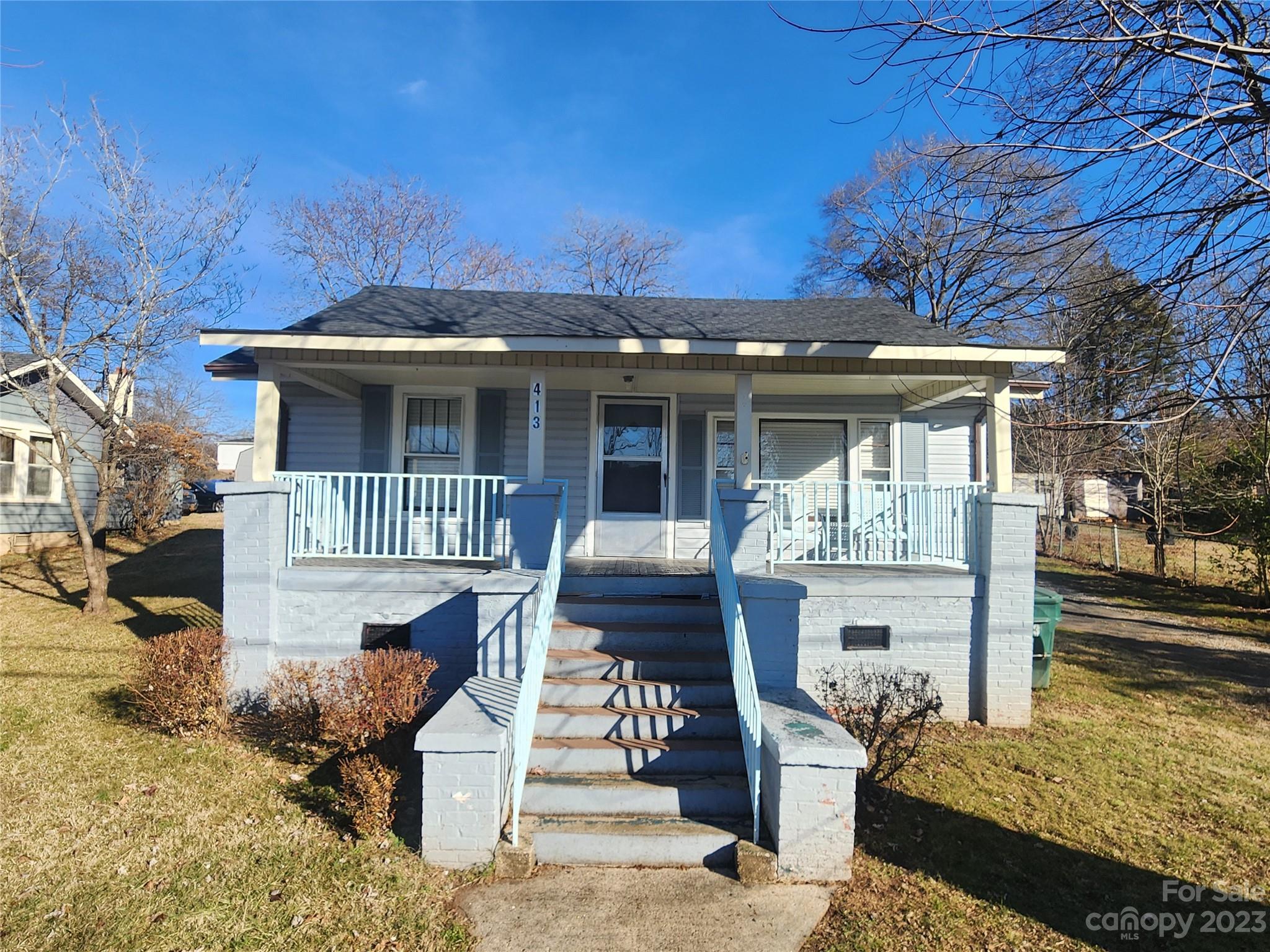 413 N Caldwell Avenue Newton NC 28658