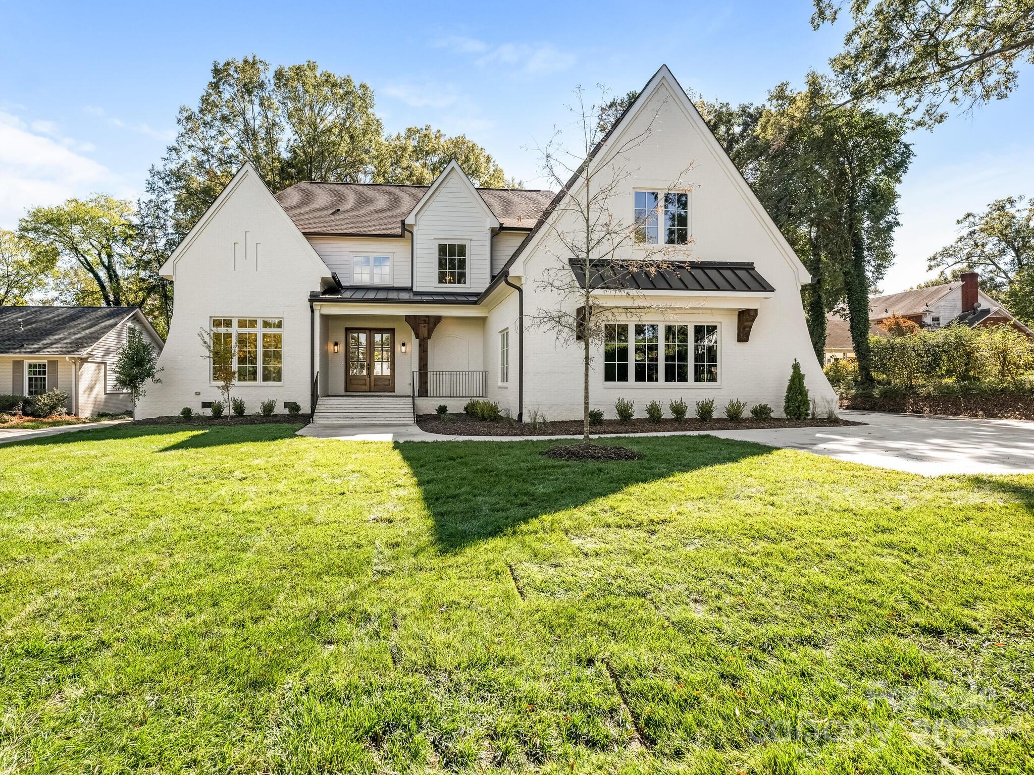 1511 Cavendish Court Charlotte NC 28211