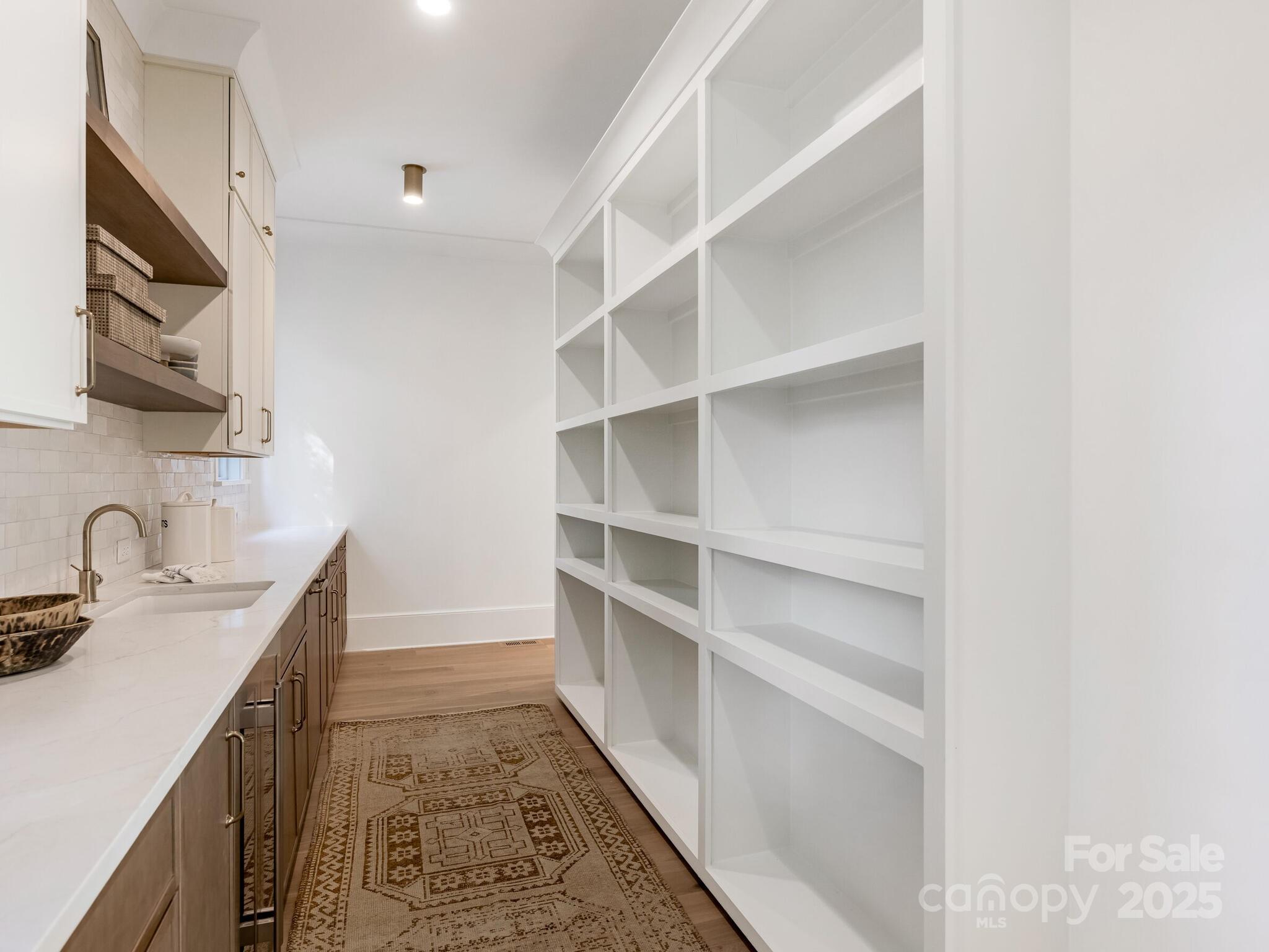 1511 Cavendish Court Charlotte NC 28211