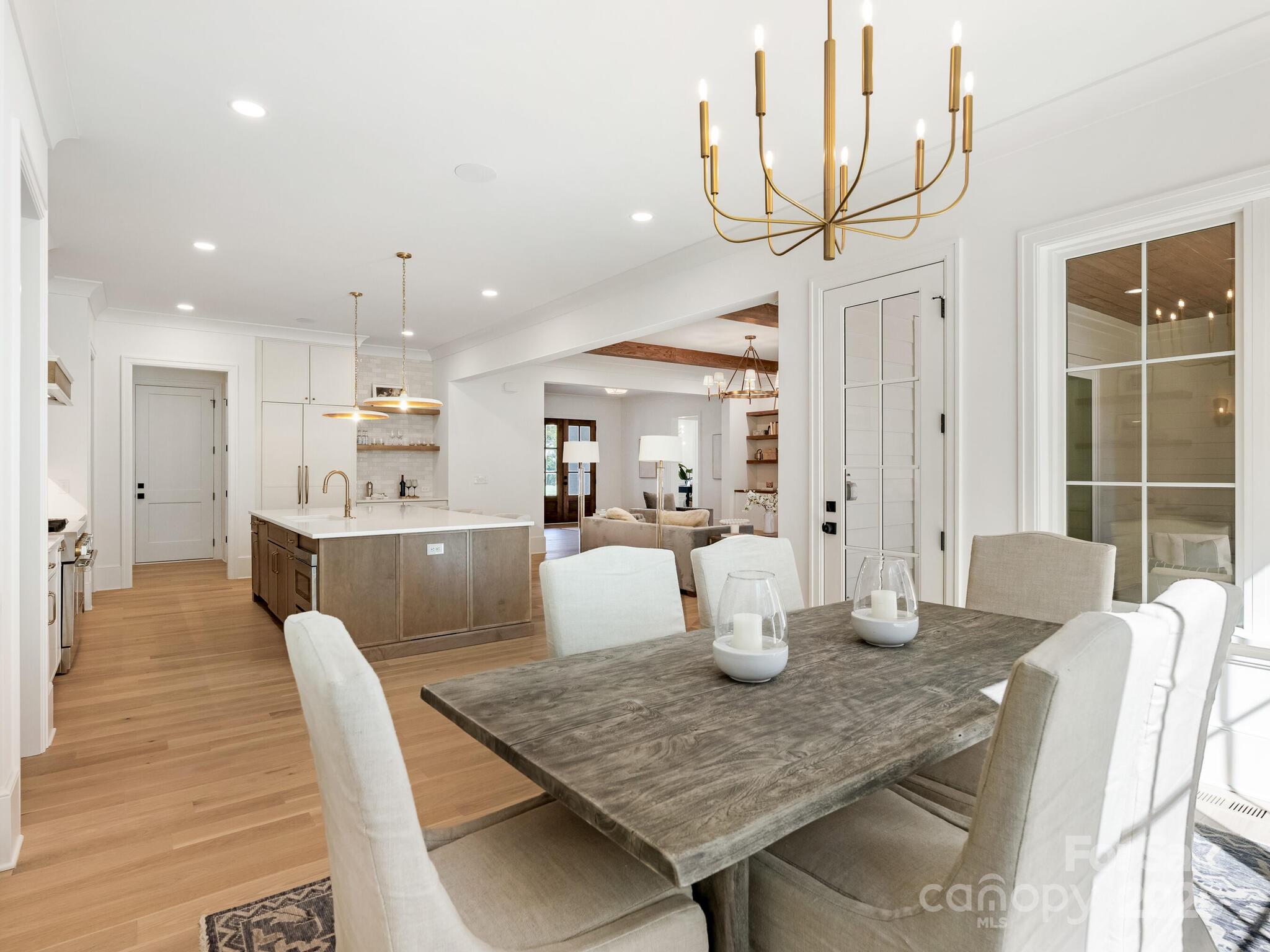 1511 Cavendish Court Charlotte NC 28211