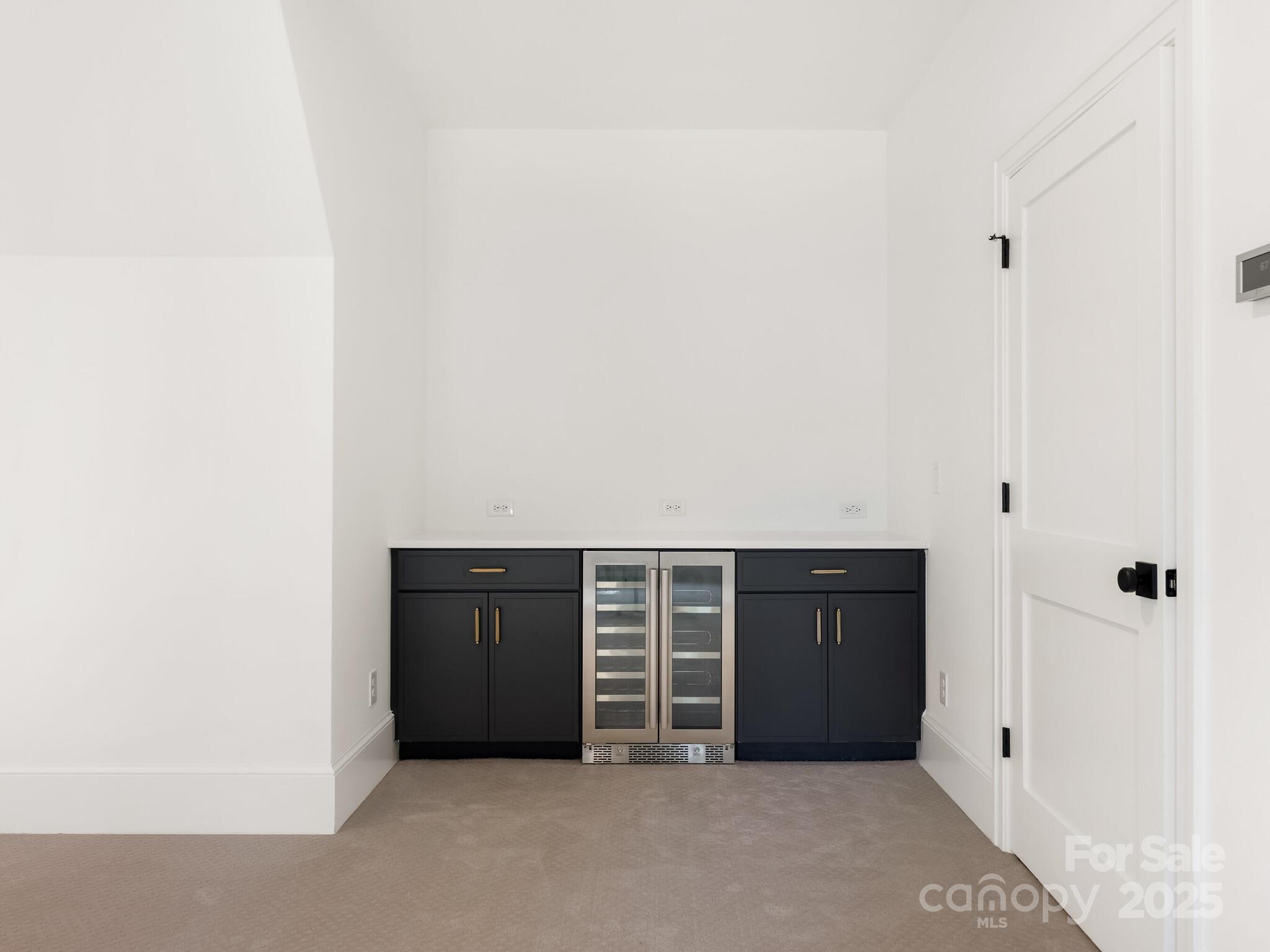 1511 Cavendish Court Charlotte NC 28211