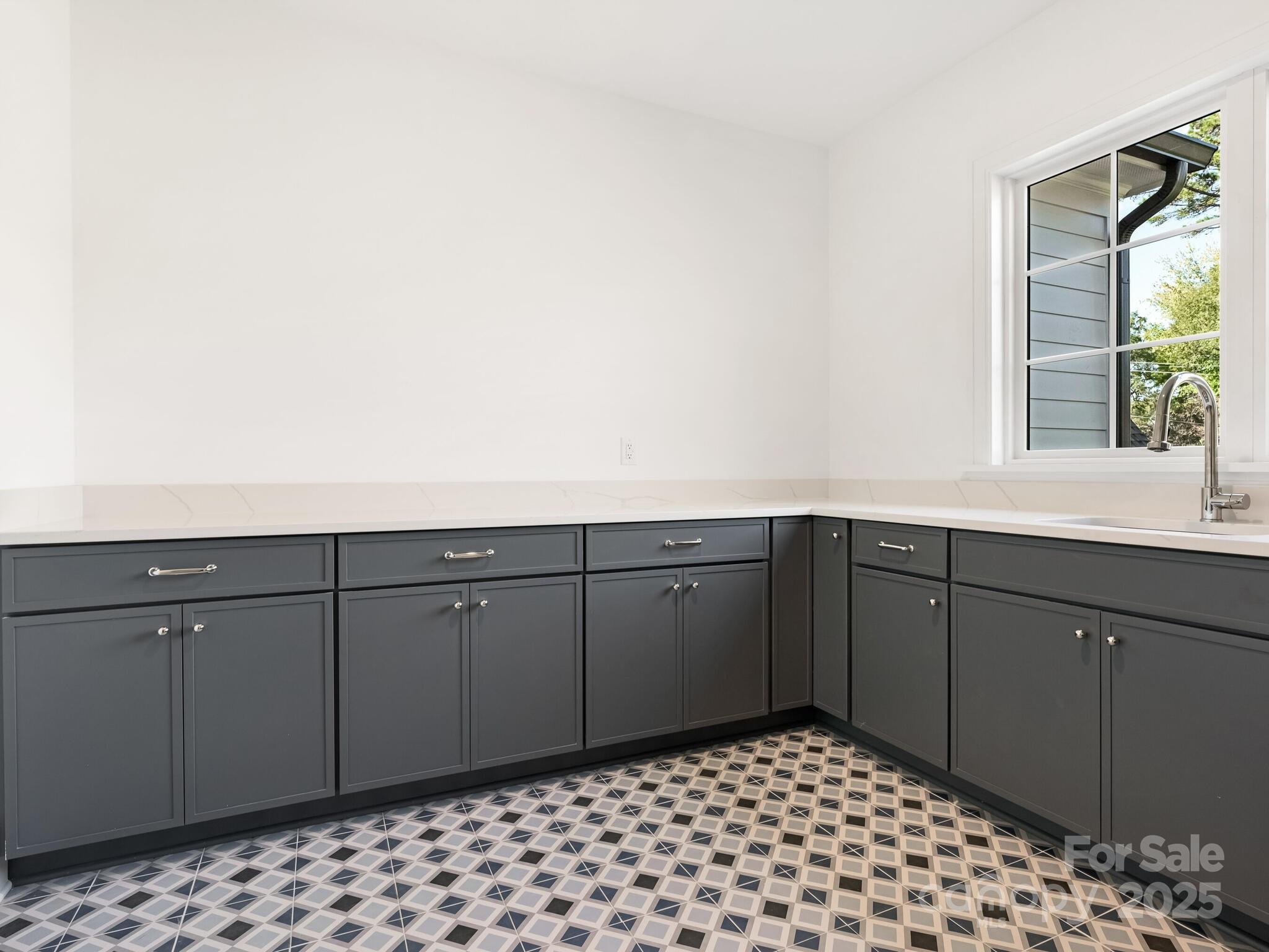 1511 Cavendish Court Charlotte NC 28211