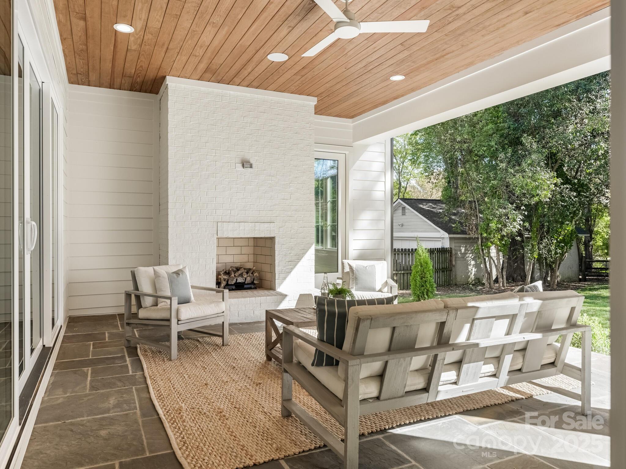1511 Cavendish Court Charlotte NC 28211