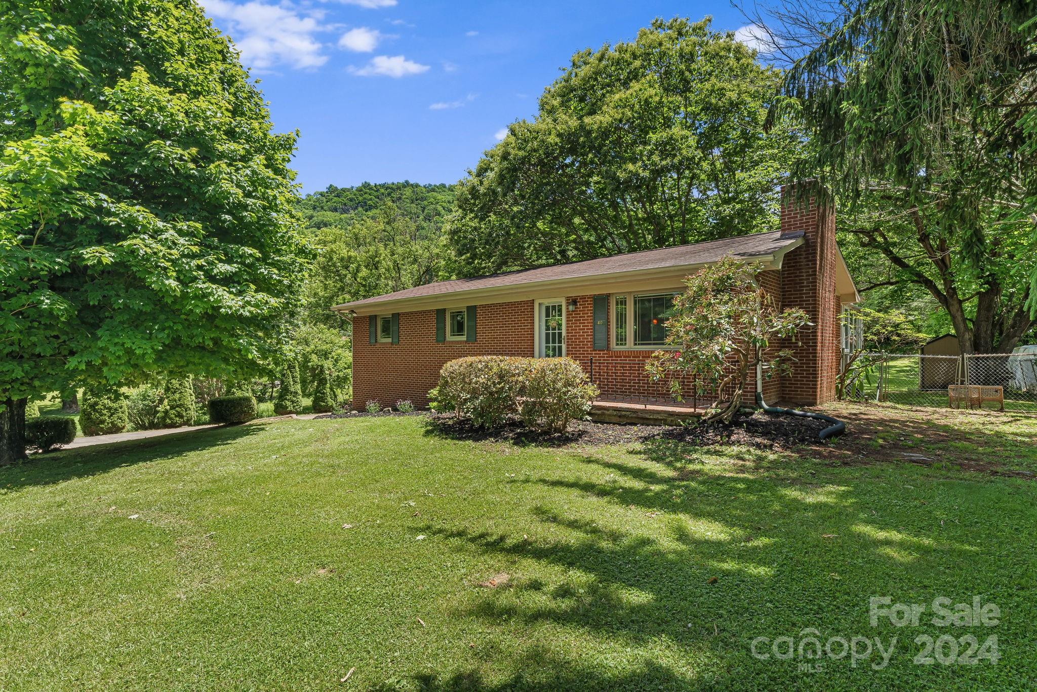 40 Farley Street Waynesville NC 28786