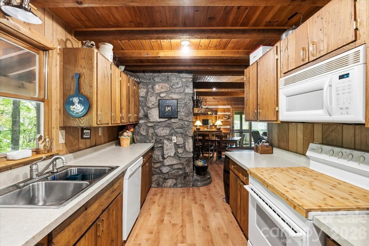 524 Mcdaris Loop Drive Mars Hill NC 28754