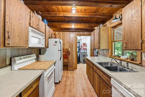 524 Mcdaris Loop Drive Mars Hill NC 28754