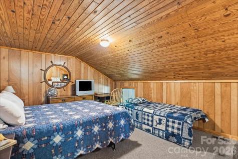 524 Mcdaris Loop Drive Mars Hill NC 28754
