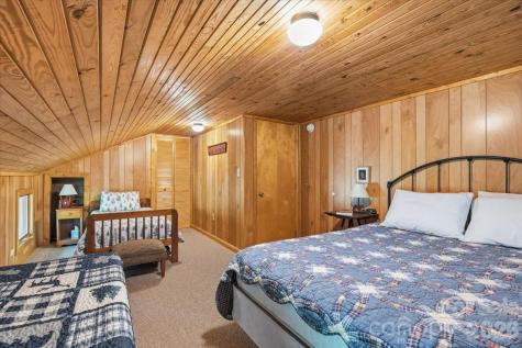 524 Mcdaris Loop Drive Mars Hill NC 28754
