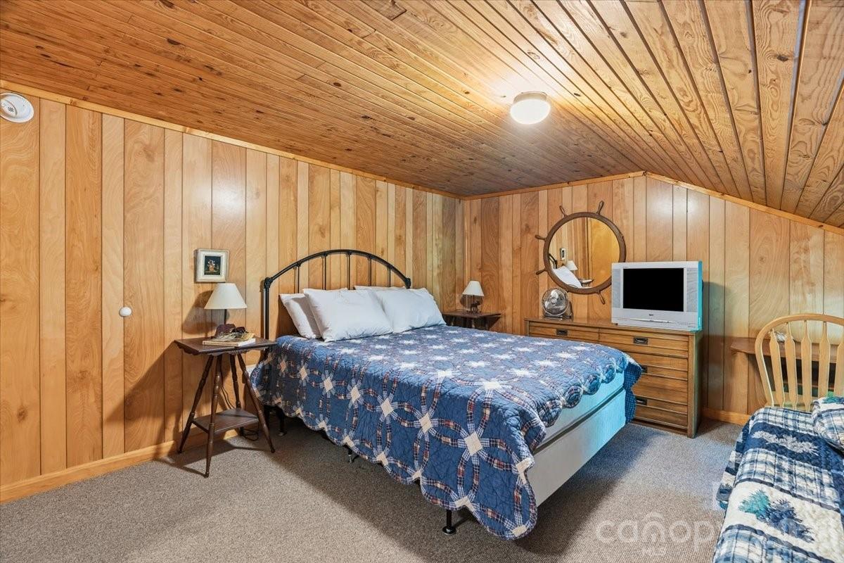 524 Mcdaris Loop Drive Mars Hill NC 28754