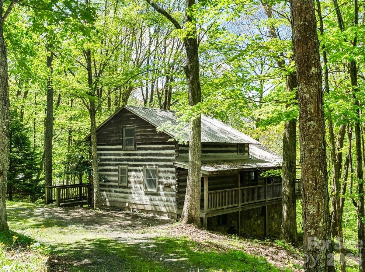 524 Mcdaris Loop Drive Mars Hill NC 28754