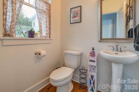 127 Alma Lane Asheville NC 28806