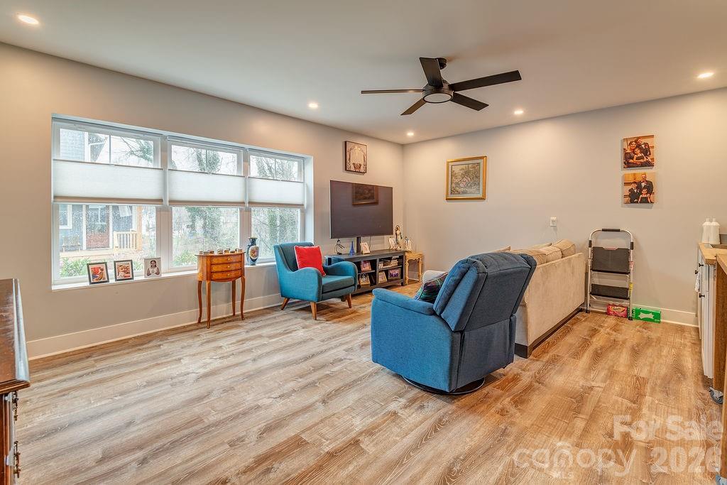 127 Alma Lane Asheville NC 28806