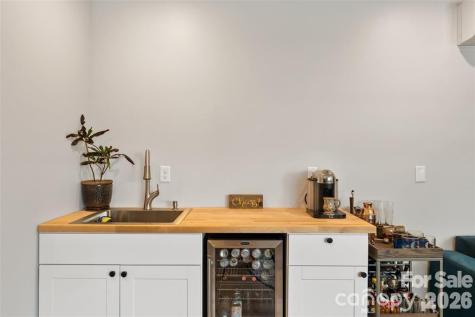 127 Alma Lane Asheville NC 28806