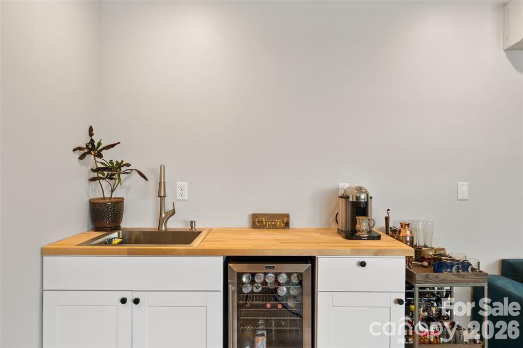 127 Alma Lane Asheville NC 28806