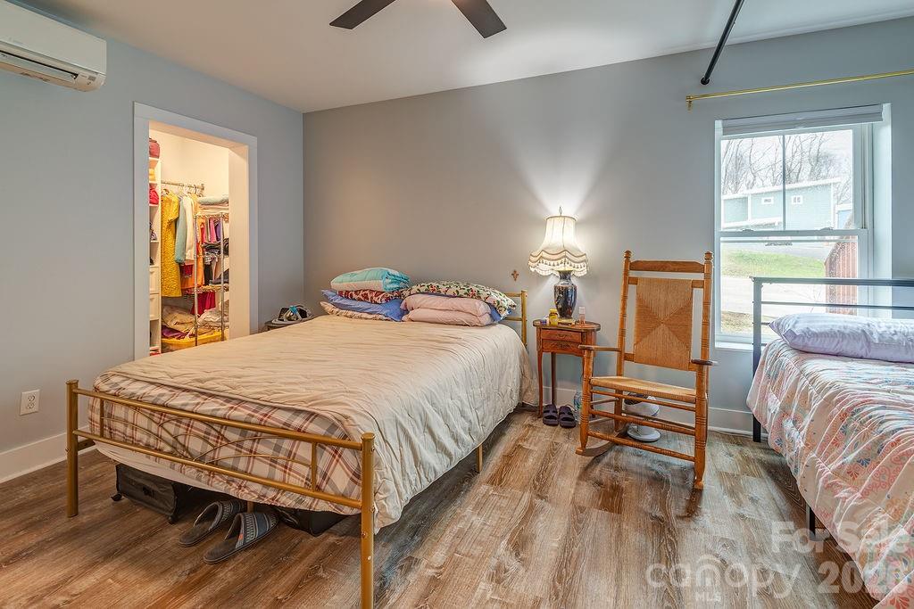 127 Alma Lane Asheville NC 28806