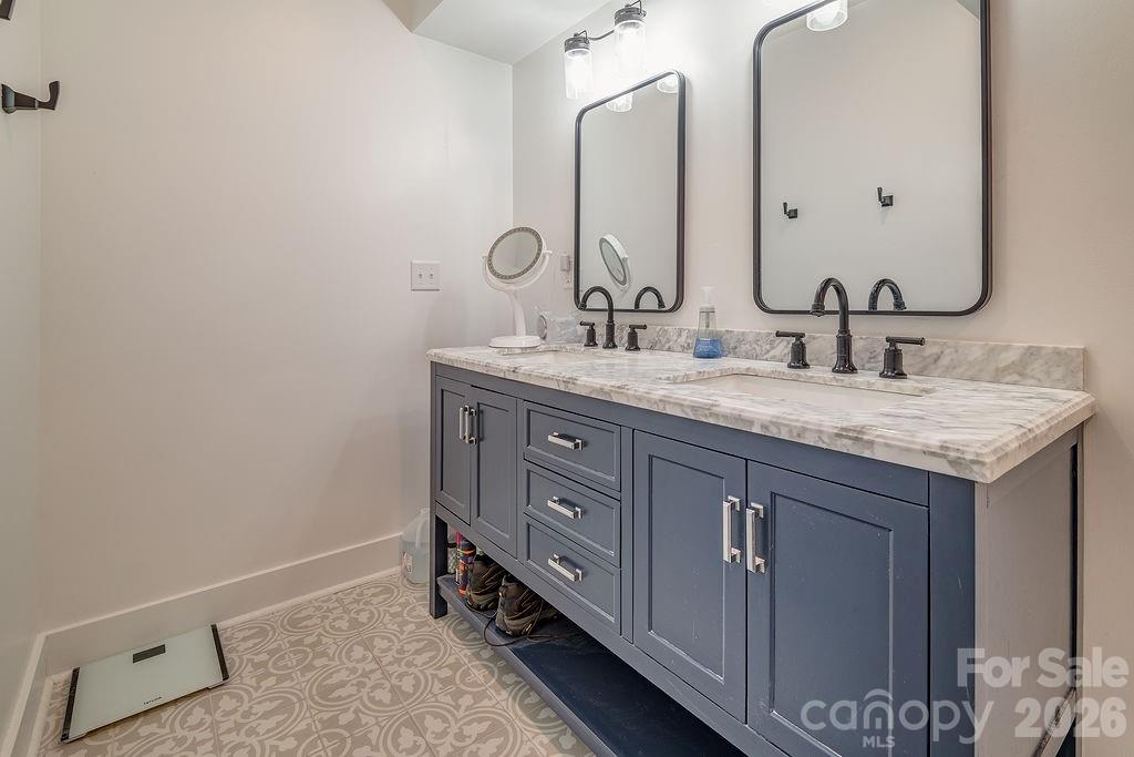 127 Alma Lane Asheville NC 28806