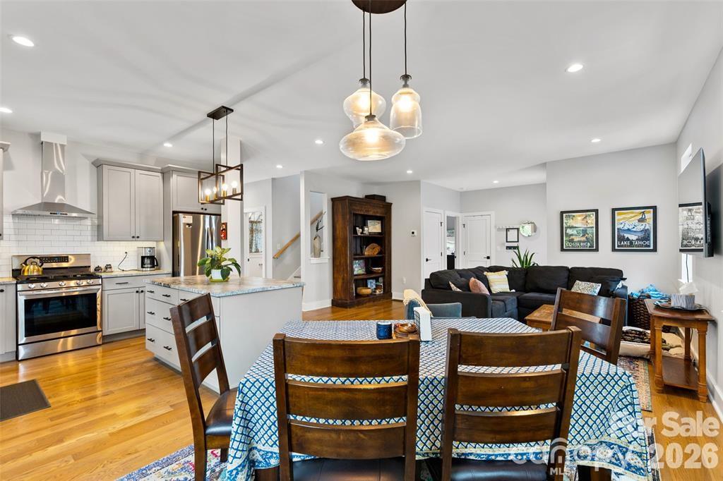 127 Alma Lane Asheville NC 28806