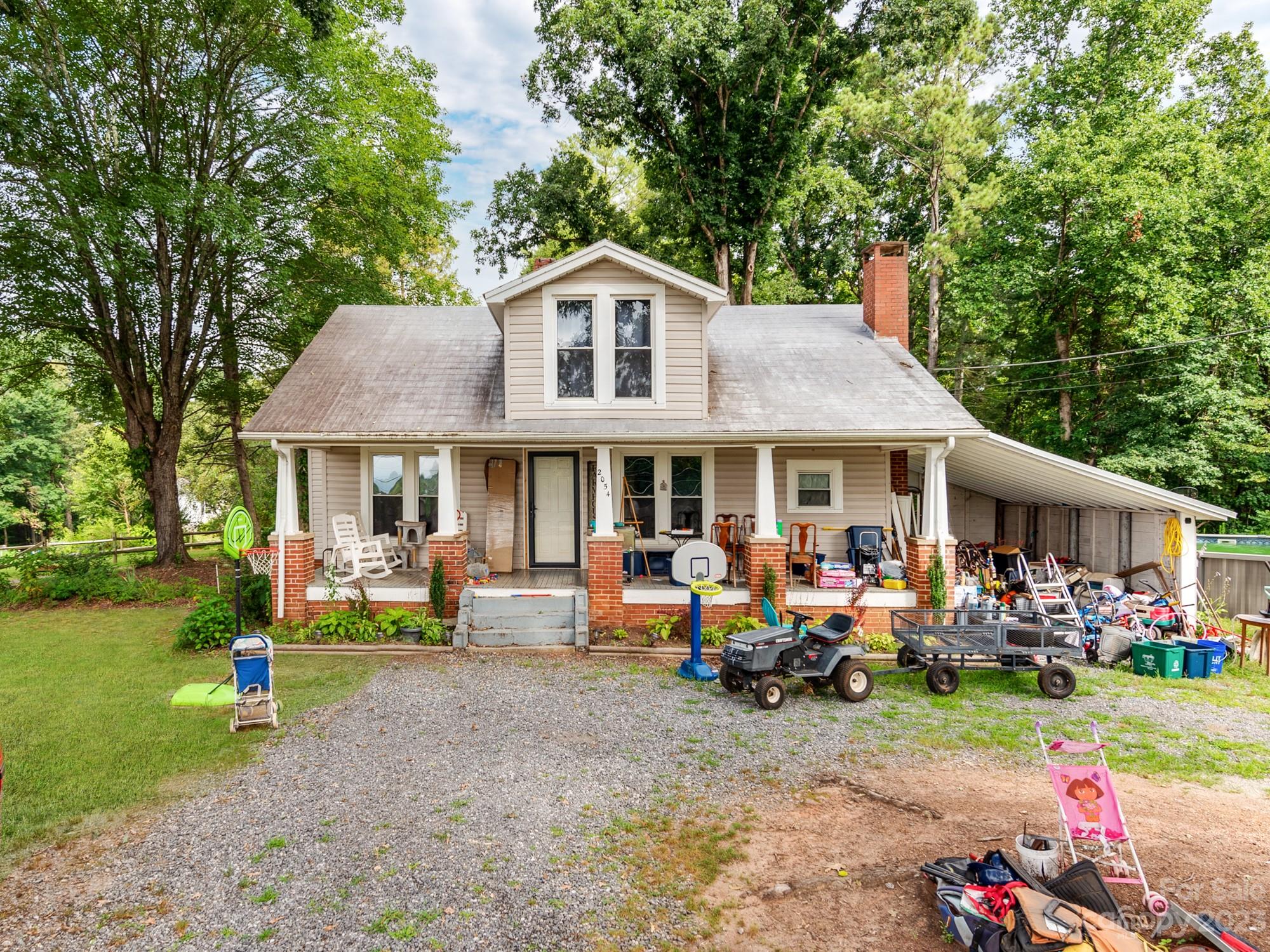 2054 Union Grove Road Lenoir NC 28645