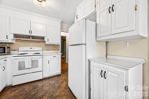 204 Oak Grove Road East Flat Rock NC 28726