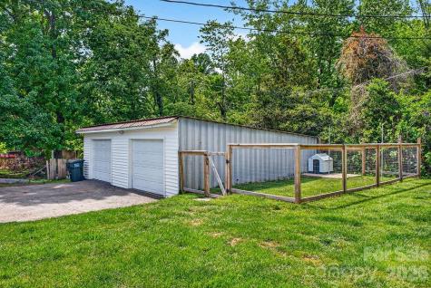 204 Oak Grove Road East Flat Rock NC 28726