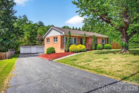204 Oak Grove Road East Flat Rock NC 28726