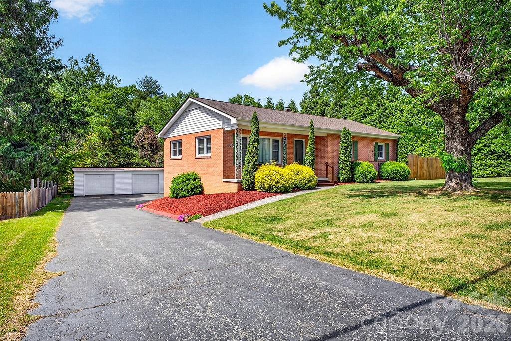204 Oak Grove Road East Flat Rock NC 28726