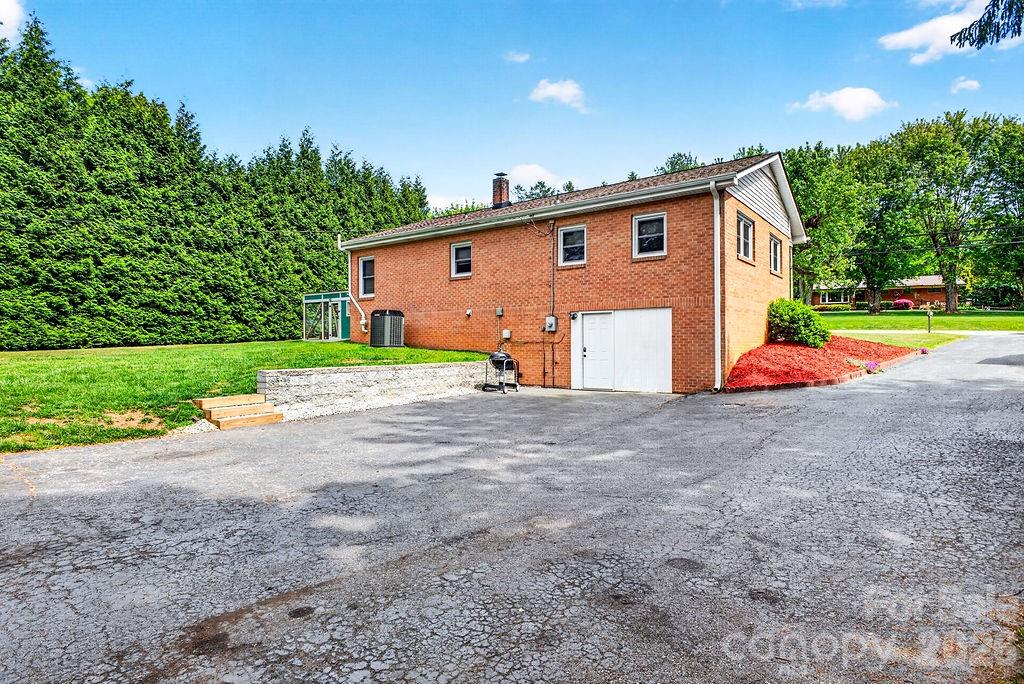 204 Oak Grove Road East Flat Rock NC 28726