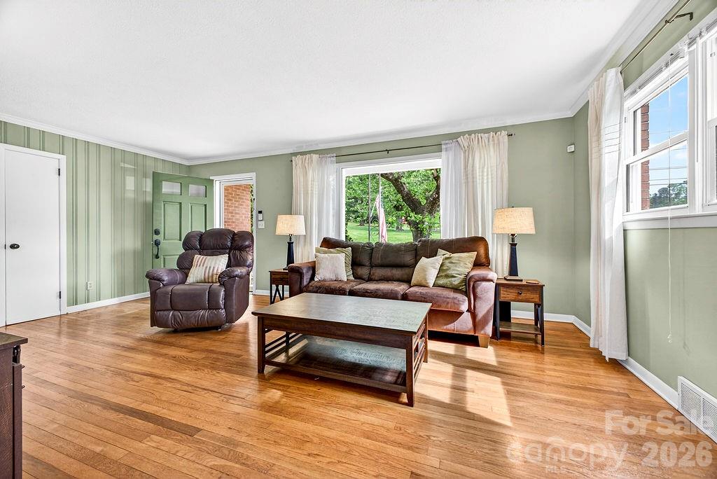 204 Oak Grove Road East Flat Rock NC 28726