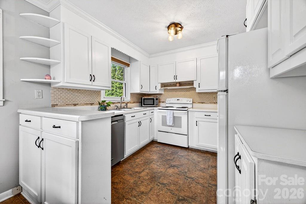 204 Oak Grove Road East Flat Rock NC 28726