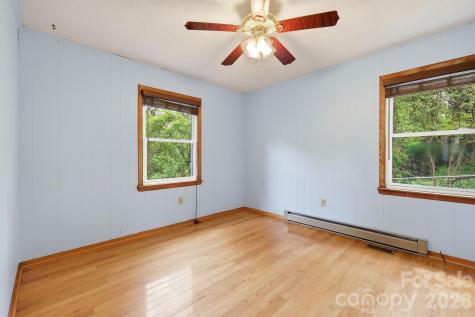 959 Oakmont Drive Canton NC 28716