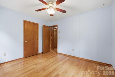959 Oakmont Drive Canton NC 28716