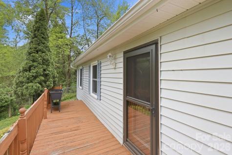 959 Oakmont Drive Canton NC 28716