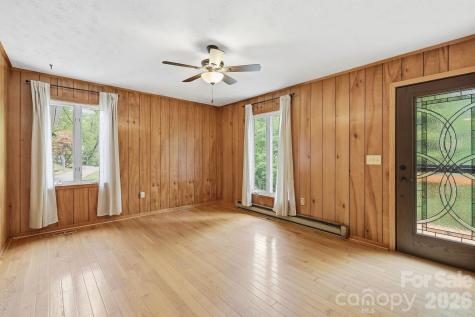 959 Oakmont Drive Canton NC 28716