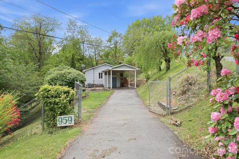 959 Oakmont Drive Canton NC 28716