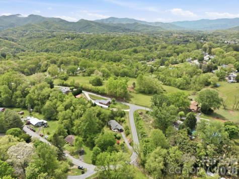 959 Oakmont Drive Canton NC 28716