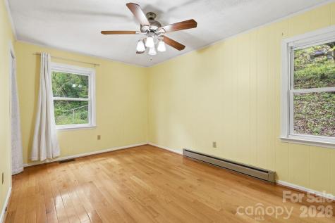 959 Oakmont Drive Canton NC 28716