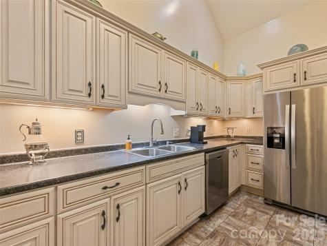 7 Bage Street Waynesville NC 28786