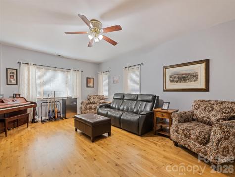 7 Bage Street Waynesville NC 28786