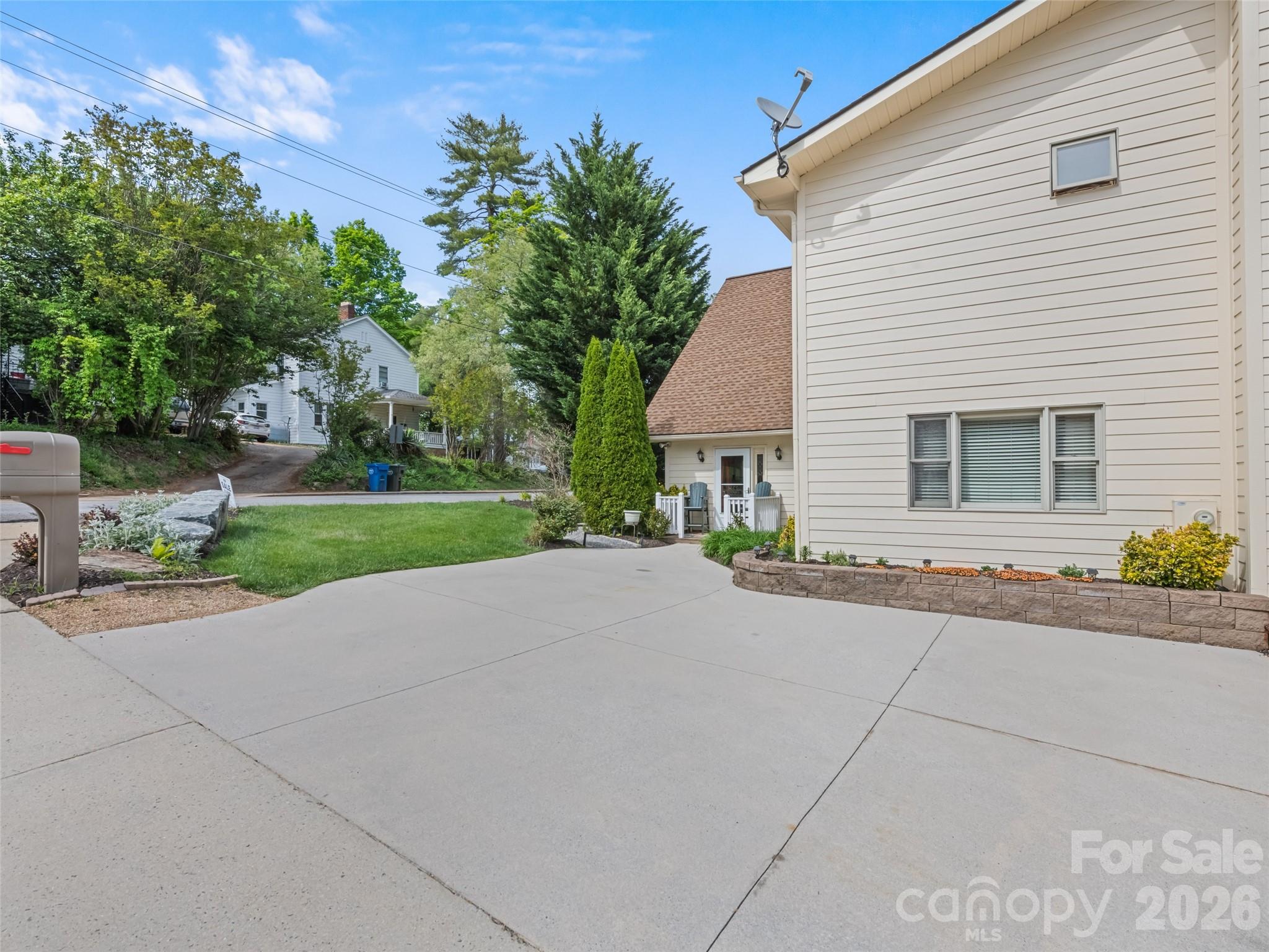 7 Bage Street Waynesville NC 28786