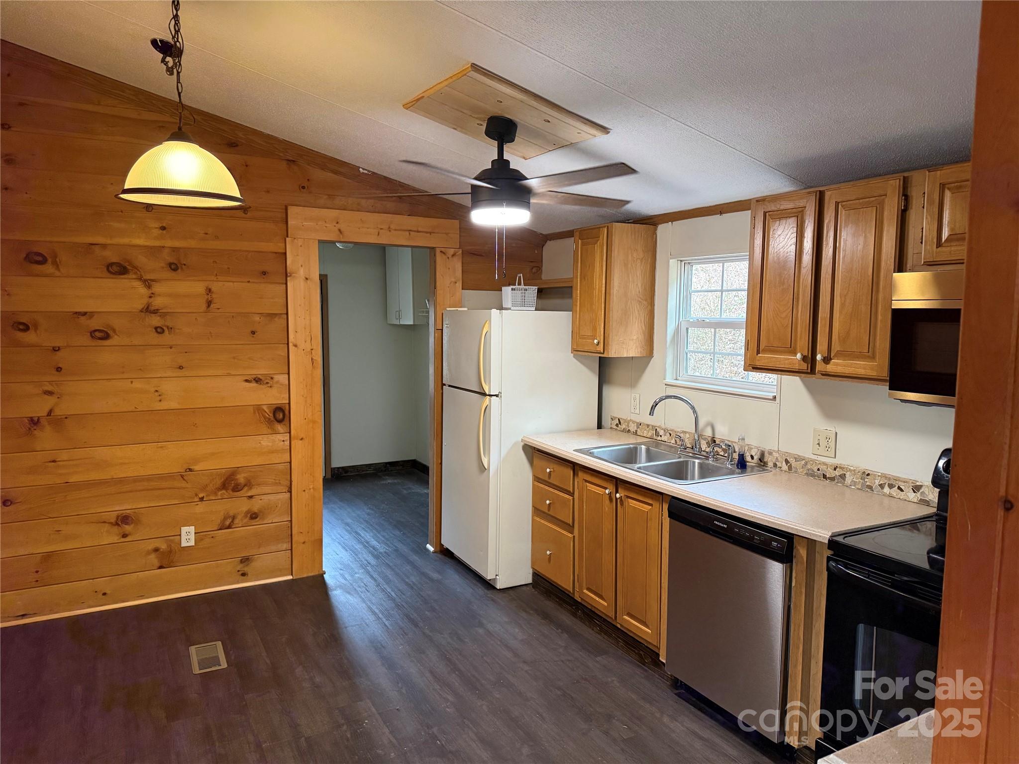 55 Twin Oaks Lane Spruce Pine NC 28777