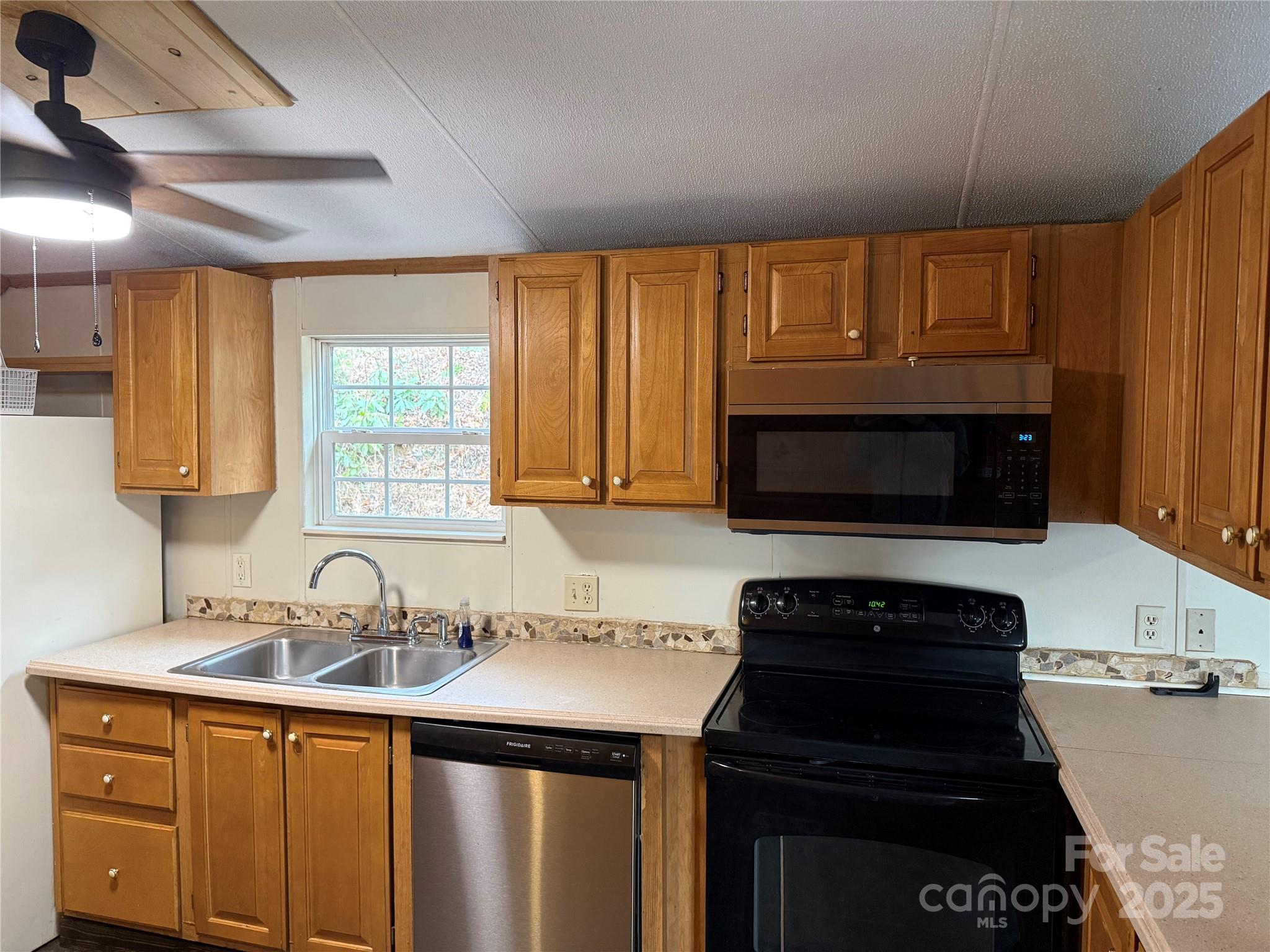 55 Twin Oaks Lane Spruce Pine NC 28777