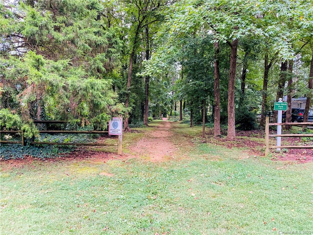 7401 Edgefield Court Matthews NC 28104