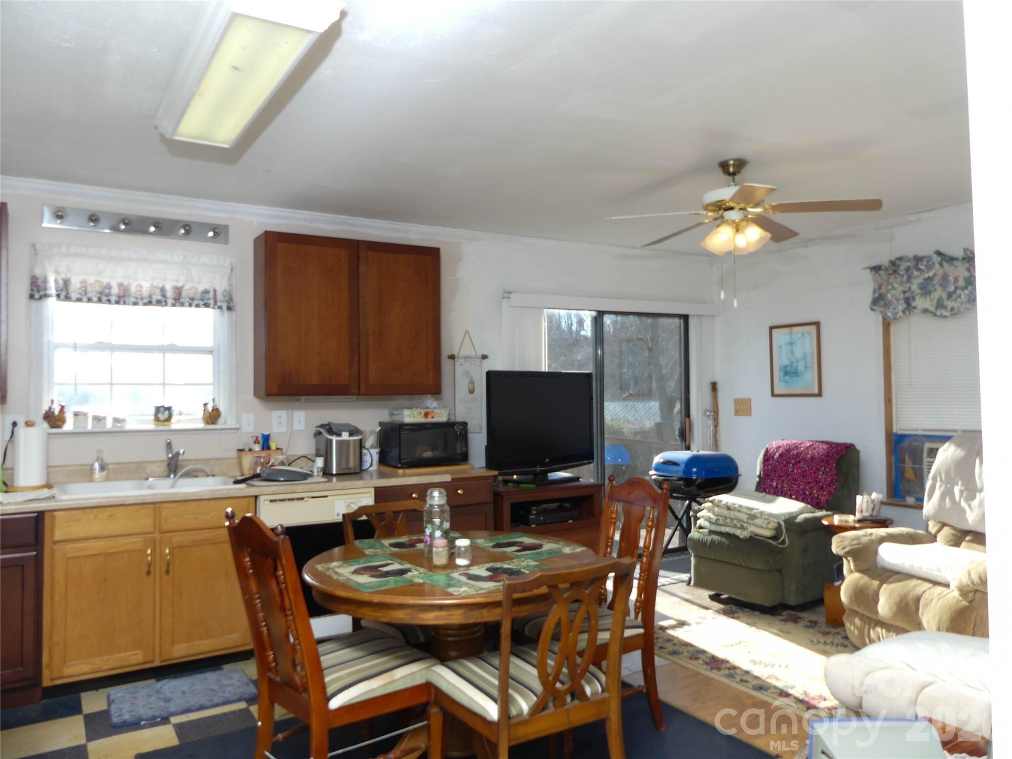 722 Union Hill Ridge Road Green Mountain NC 28740