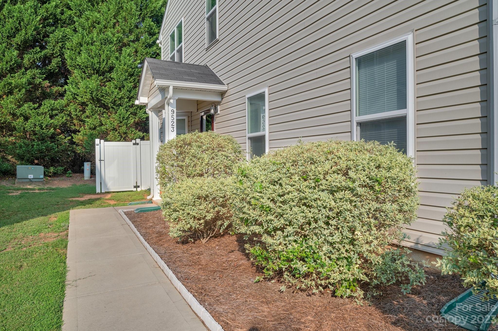 9523 Drains Bay Court Charlotte NC 28214