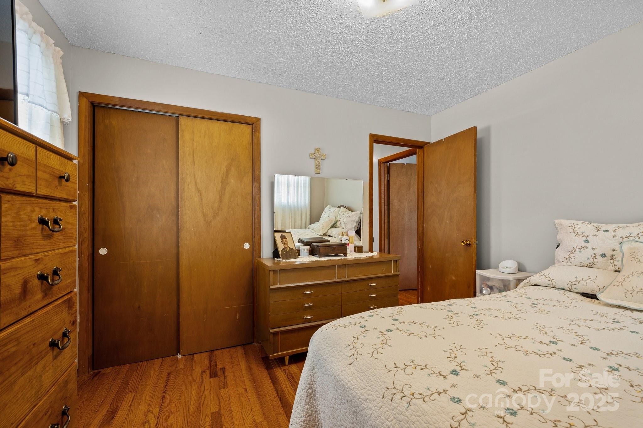 204 Cedar Hill Road Asheville NC 28806