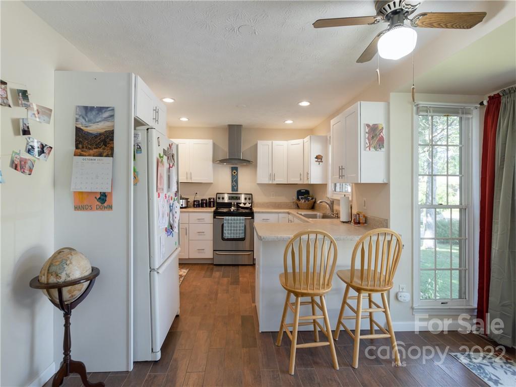 218 S Hillandale Drive East Flat Rock NC 28726